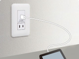 電源アダプタがなくても、コンセントからスマホ充電「埋込充電用USBコンセント」 画像