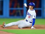 【MLB】大谷翔平、牽制で挟まれるも……快足飛ばして“ミス誘発”の2盗塁　今季失敗なし7個目 画像