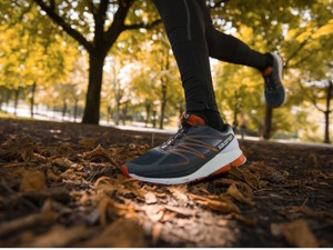 サロモンが厚底ランニングシューズ「センス プロパルス」を発売へ 画像