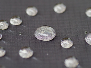 アウトドア用品に特化した撥水加工サービス「ドロップルーフ」 画像