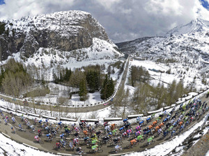 【ジロ・デ・イタリア14】東京中日スポーツが9日付け紙面で開幕特集 画像