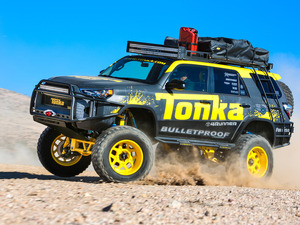 トヨタ、実車でミニカーの世界を表現…TONKA 4ランナー 画像