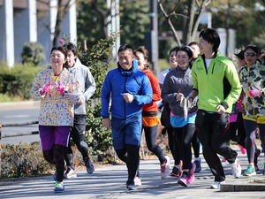 前園真聖、学ランからの女性ラン「いっしょに走ると気持ちいい」…プレワークアウト実践 画像