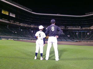 阪神甲子園球場スタジアムツアー「ナイター親子キャッチボール」開催 画像