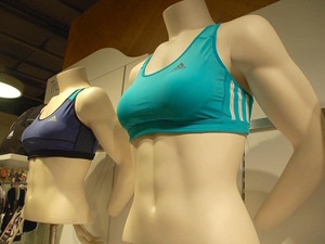 アディダスの「ウィメンストア」都内に初出店…スポーツブラ選びもサポート 画像