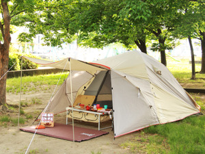 寝室とリビングが作れる5人用テント「プレミアムワンタッチテント」 画像