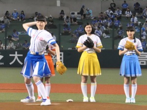 私立恵比寿中学の松野莉奈、バランスのとれた投球フォーム 画像