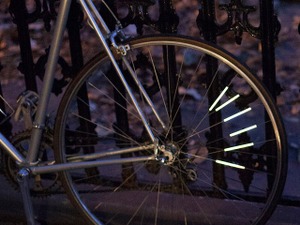 スポークリフレクターで夜も安全に 画像