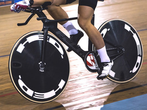 チェーンを左右逆に配置…リオ五輪金メダルを狙うフェルトの新型バイク「TA FRD」 画像