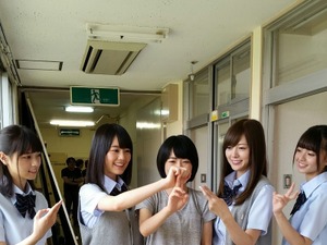 生駒里奈がギプス姿に…乃木坂46の初主演ドラマ、オフショット公開 画像