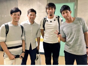 ソフトバンク、試合終了後のトークショーでファンと交流 画像