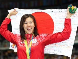 【リオ2016】北島康介、金藤理絵の表彰式を夢中で撮影…野村忠宏「おめでとう」 画像