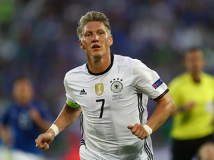 元サッカードイツ代表主将、構想外のシュバインシュタイガーに新天地探しのススメ 画像
