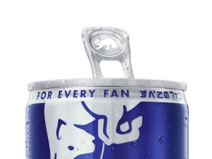 レッドブルがブルーベリーフレーバーのブルーエディションを10日発売 画像