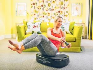 3D振動技術を搭載したトレーニングマシン「パーソナル パワープレート」 画像