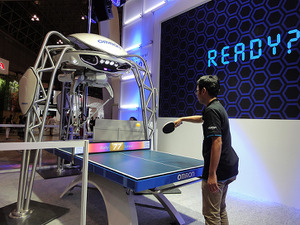 【CEATEC 16】オムロンの進化版卓球ロボットとラリーして、成長を感じて「しゃーっ」 画像