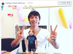 清武弘嗣、家族からのサプライズ誕生会に感動「ケーキ凄いでしょ？」 画像