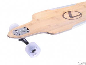 レクサス、スケボー発売で若者にアピール！ 画像