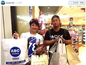 日本ハム・杉谷拳士、ハワイV旅行時の中田翔との2ショット公開「楽しかった～」 画像