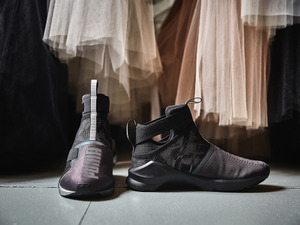 プーマ、バレリーナにフォーカスしたコレクション「スワンパック」発売 画像