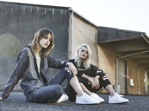 アディダス ネオ、柔らかいデニム風素材を使用した「デニムコレクション」 画像