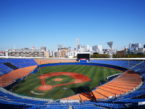 横浜スタジアム、6,956席の座席カラーを横浜ブルーに変更 画像