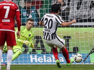 フランクフルトが今季初の連敗、長谷部誠は痛恨のPK失敗 画像