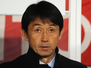 電撃就任の石井正忠監督、就任会見で涙ぐむ…これは胸を打たれる 画像
