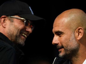 グアルディオラとクロップ、記者会見での謎の戯れが話題 画像