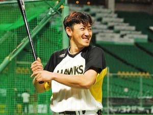 ソフトバンク・内川聖一が3打点…守備では武田翔太に“珍要求”「もっと簡単なやつにしてくれ」 画像