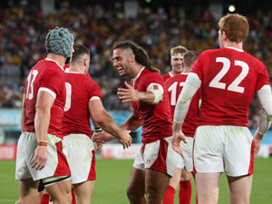 ウェールズ代表、大津市で地元住民と交流イベント　子供たちにサインや握手 画像