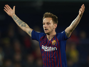 ラキティッチが見事な箸さばきを披露　ラングレと対決 画像