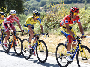 【ブエルタ・ア・エスパーニャ14】第11ステージのハイライト動画　アールが山頂ゴールを制す。キンタナが落車でリタイア 画像