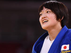 【東京五輪／柔道】女子柔道70キロ級、新井千鶴が金メダルを獲得「1本を取る気持ちでいった」 画像