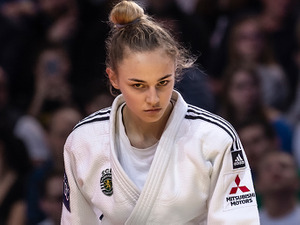 【東京五輪／柔道】渡名喜風南、日本勢初メダルの陰に絶対女王ダリア・ビロディドの涙 画像