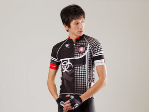 ピセイが自転車ショップ3店と限定コラボウエア 画像