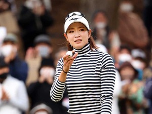 【ゴルフ】涙の復活V　原英莉花を支えた師匠・ジャンボ尾崎のアドバイス 画像