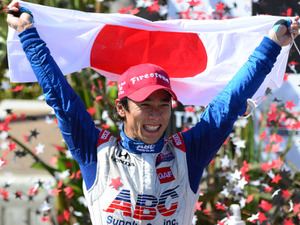 【スポーツ回顧録】佐藤琢磨インディ・シリーズ初優勝　　狙え、インディ500のポディウム 画像