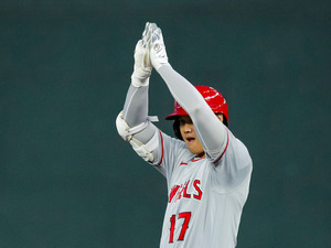 【MLB】大谷翔平、2点タイムリーと珍プレー“二塁打”で10試合連続ヒット　2年連続100打点へ残り8 画像