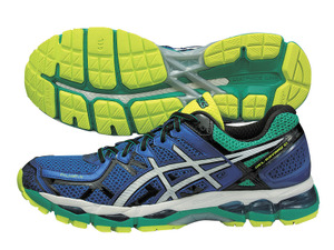 フルマラソンを目指すランナーに、足首安定のランニングシューズ アシックス 画像