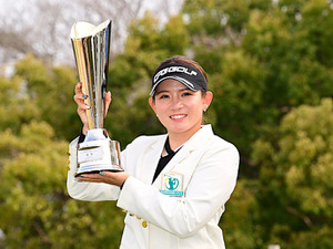 【女子ゴルフ】吉本ひかるがプレーオフ制し涙の初勝利、黄金世代12人目の優勝者に　明治安田生命レディス 画像