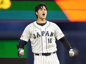 【WBC】大谷翔平、二刀流ならではの珍事…　一度はブルペン待機も、味方の好機到来で急いでベンチへ 画像