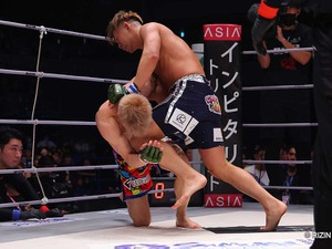【RIZIN.42】キングカズ次男・三浦孝太、デビュー3戦目で涙の初黒星　YA-MANの“強烈”ラッシュに崩れ落ちる 画像