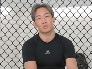 朝倉未来、涙の現役続行宣言「こんなダサい終わり方でいいのか？」「血へどを吐くような努力を」 画像