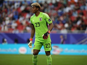 続けざまに起きた差別、FIFA会長「自動敗北が必要」と防止策検討　日本代表GK鈴木彩艶、ミラン守護神も被害【アジア杯】 画像