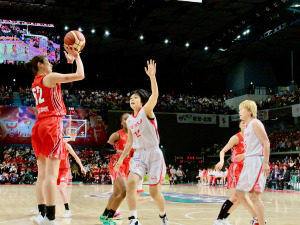 「彼女は私たちのMVP」富士通に16年ぶり2度目の歓喜　宮澤夕貴がもたらした意識改革とプレーオフで示した存在価値【Wリーグ】 画像