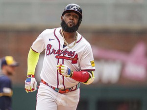 【MLB】大谷翔平とジャッジを上回る驚愕の「73」 3戦連発弾で本塁打王争いのオズナ、番記者がメジャー最多のスタッツ紹介 画像