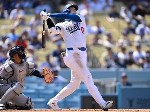 【MLB】大谷翔平の46号ポール際“スレスレ”弾道とグングン伸びる着弾点に驚愕　実際の映像と軌道グラフィック 画像