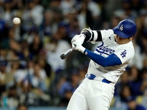 【MLB】大谷翔平の超悪球打ち、2試合連発“177キロ”逆転52号2ラン　米記者あ然「この世のものではない」 画像