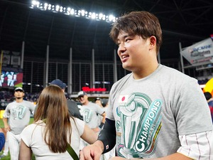 【MLB】「ドジャースは契約する有力候補」村上宗隆、25年オフに米挑戦の最年少三冠王に関心　今春の“外野挑戦”で選択肢拡大か 画像